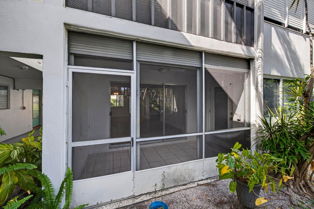 For Sale: $148,000 (1 beds, 1 baths, 700 Square Feet)