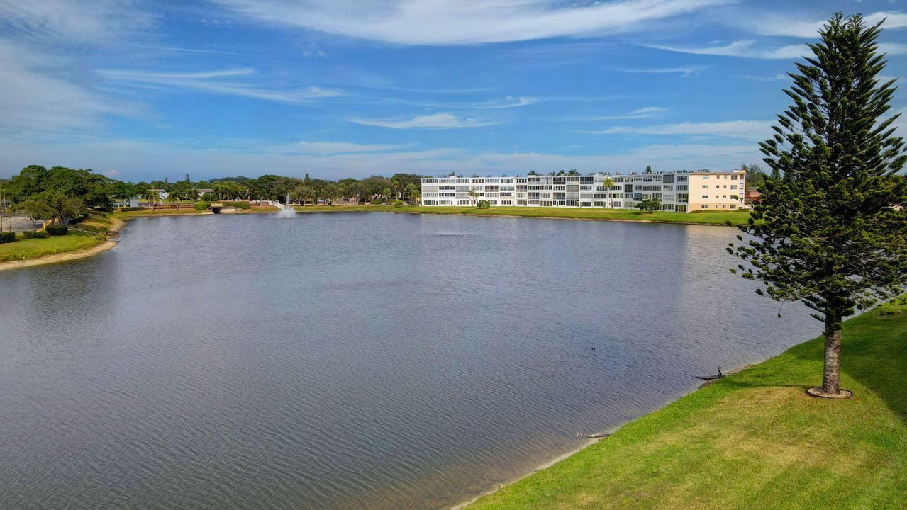 For Sale: $149,900 (1 beds, 1 baths, 702 Square Feet)