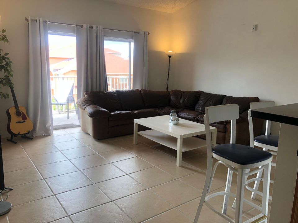 For Sale: $270,000 (2 beds, 2 baths, 1183 Square Feet)