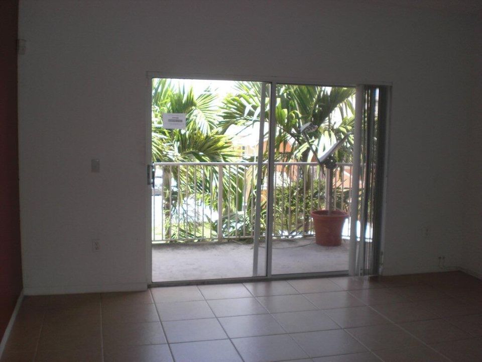 For Sale: $270,000 (2 beds, 2 baths, 1183 Square Feet)