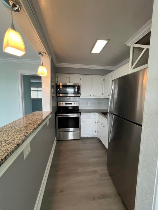 For Rent: $1,695 (1 beds, 1 baths, 720 Square Feet)