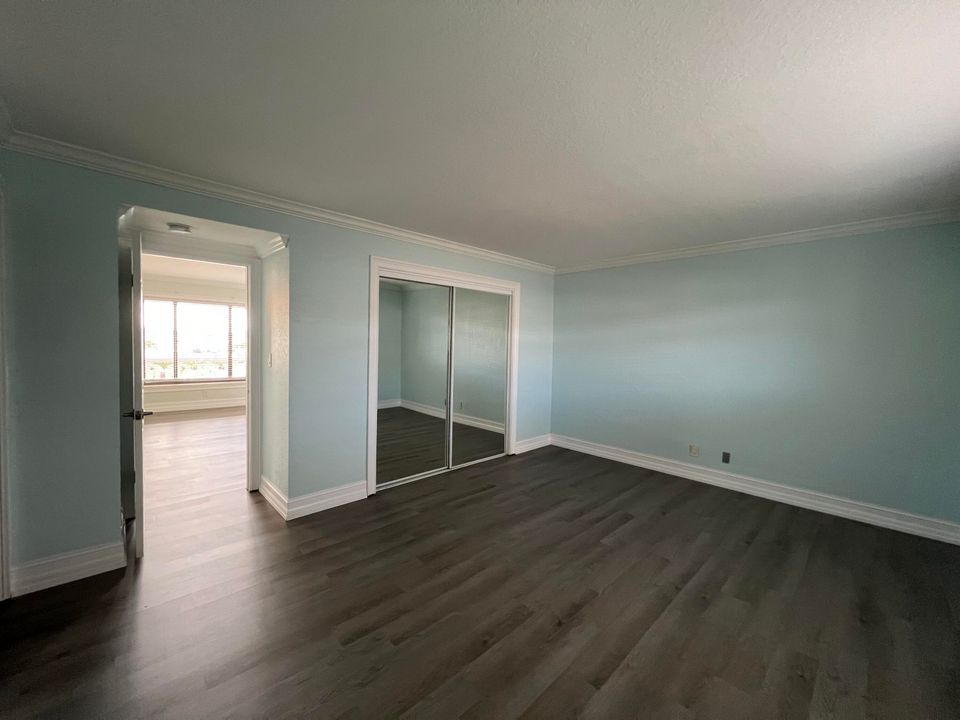 For Rent: $1,695 (1 beds, 1 baths, 720 Square Feet)