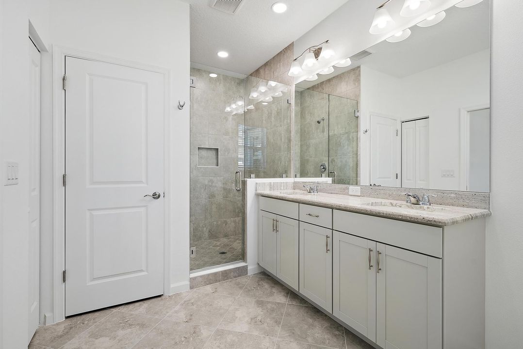 В аренду: $3,500 (4 спален, 2 ванн, 1786 Квадратных фут)