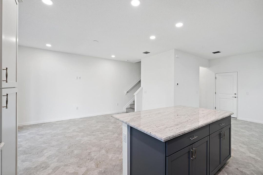 В аренду: $3,500 (4 спален, 2 ванн, 1786 Квадратных фут)