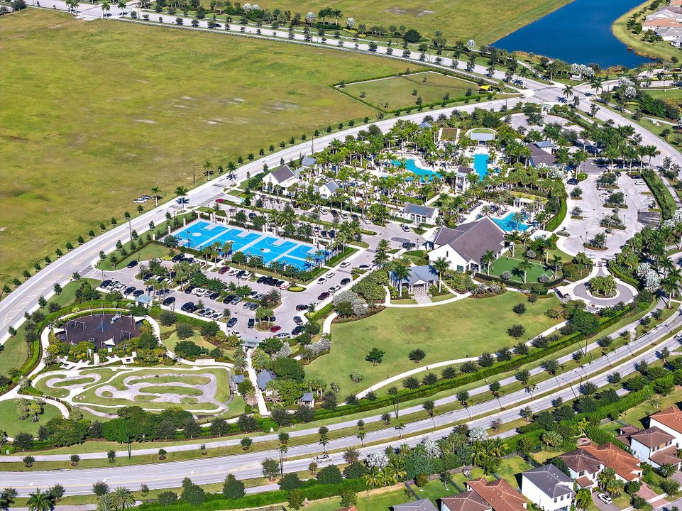 В аренду: $3,500 (4 спален, 2 ванн, 1786 Квадратных фут)