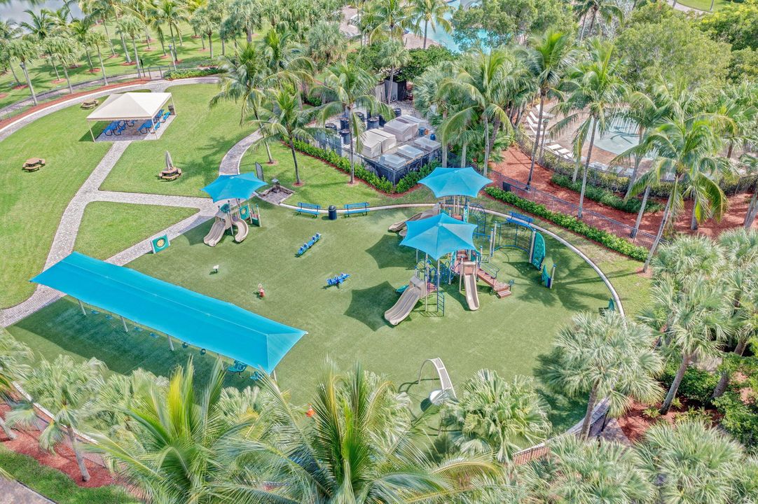 For Sale: $725,000 (4 beds, 3 baths, 2325 Square Feet)