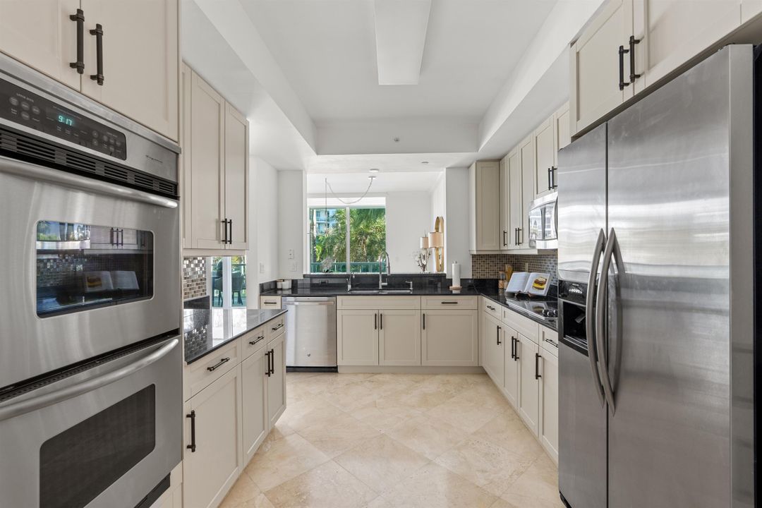 For Sale: $1,395,000 (2 beds, 2 baths, 1986 Square Feet)