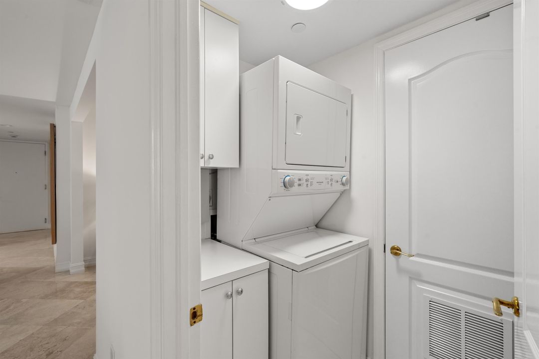 For Sale: $1,395,000 (2 beds, 2 baths, 1986 Square Feet)