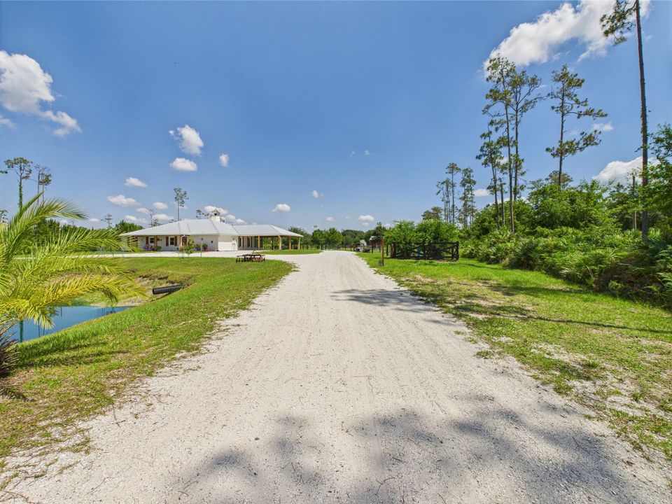 На продажу: $899,000 (3 спален, 3 ванн, 6188 Квадратных фут)