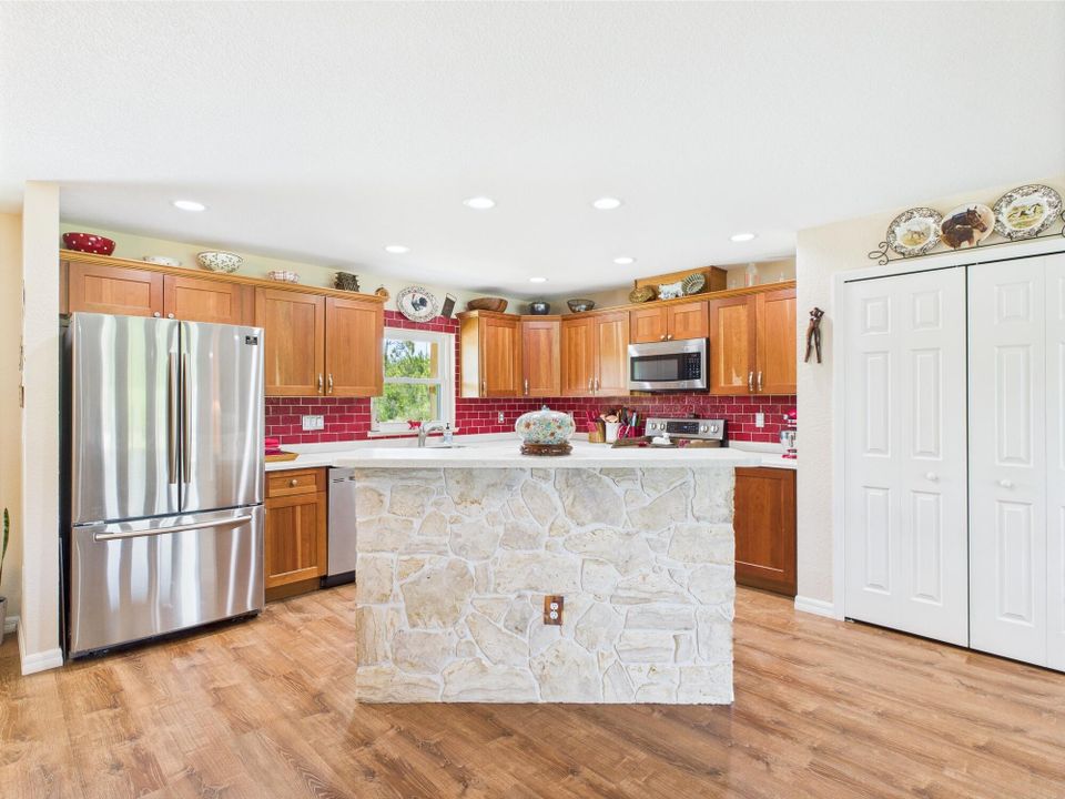 На продажу: $899,000 (3 спален, 3 ванн, 6188 Квадратных фут)