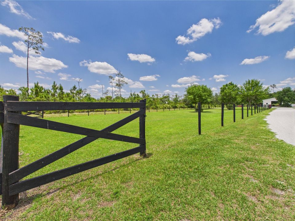 На продажу: $899,000 (3 спален, 3 ванн, 6188 Квадратных фут)