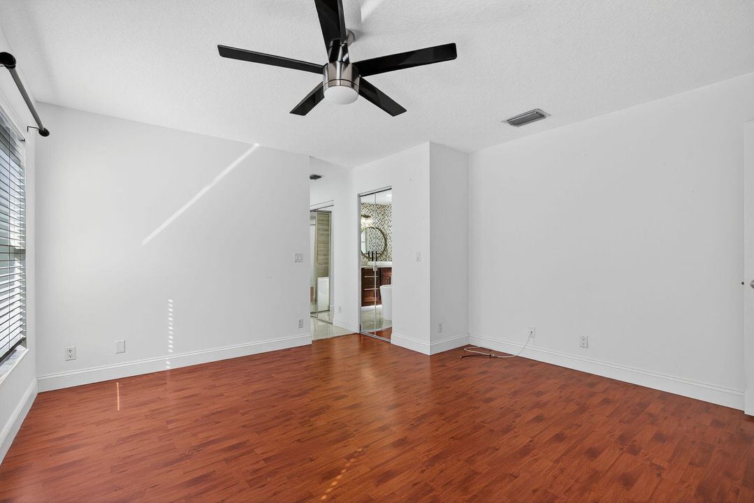 En Renta: $4,000 (4 camas, 2 baños, 2150 Pies cuadrados)