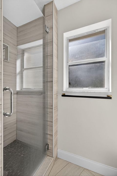 En Renta: $4,000 (4 camas, 2 baños, 2150 Pies cuadrados)