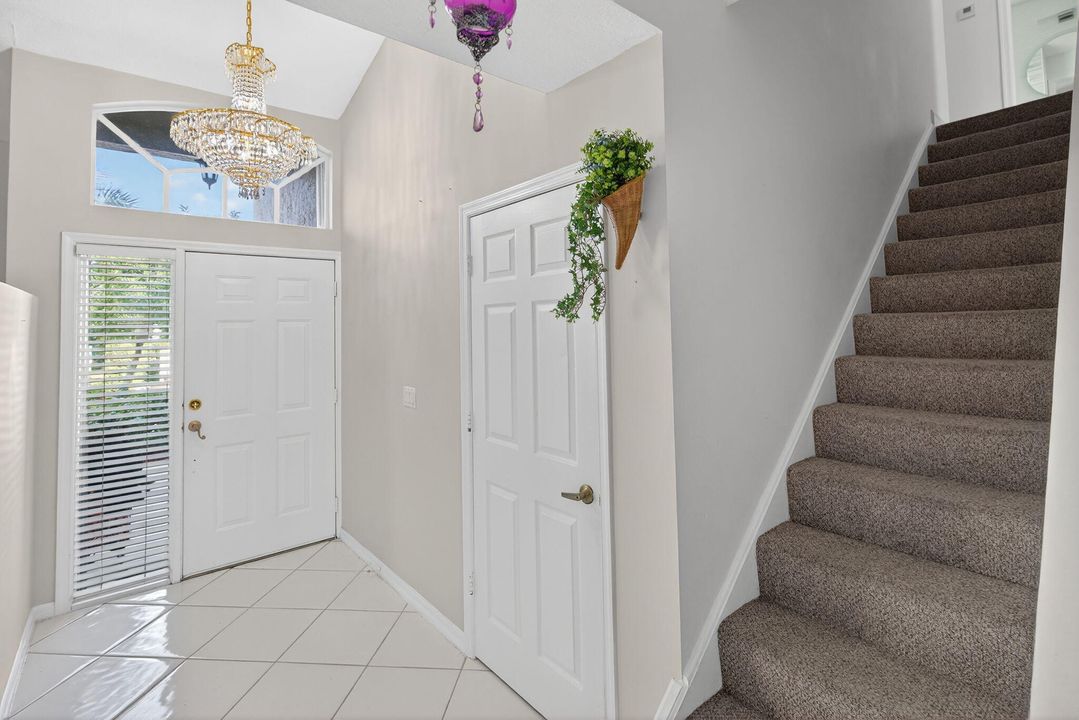 En Renta: $4,000 (4 camas, 2 baños, 2150 Pies cuadrados)