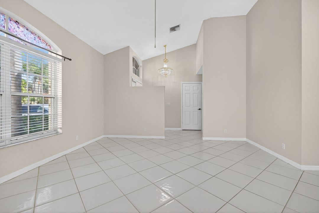 En Renta: $4,000 (4 camas, 2 baños, 2150 Pies cuadrados)