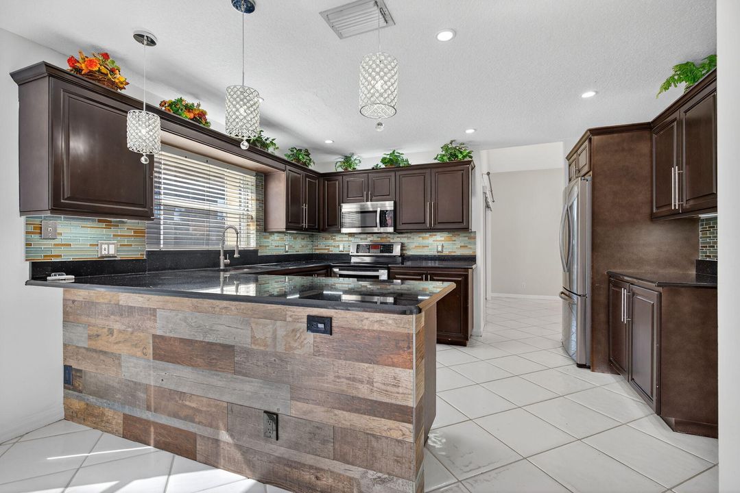 En Renta: $4,000 (4 camas, 2 baños, 2150 Pies cuadrados)