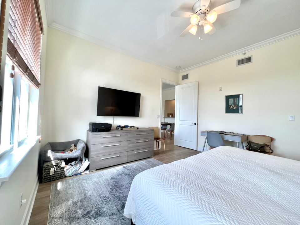 For Rent: $4,500 (2 beds, 2 baths, 1262 Square Feet)