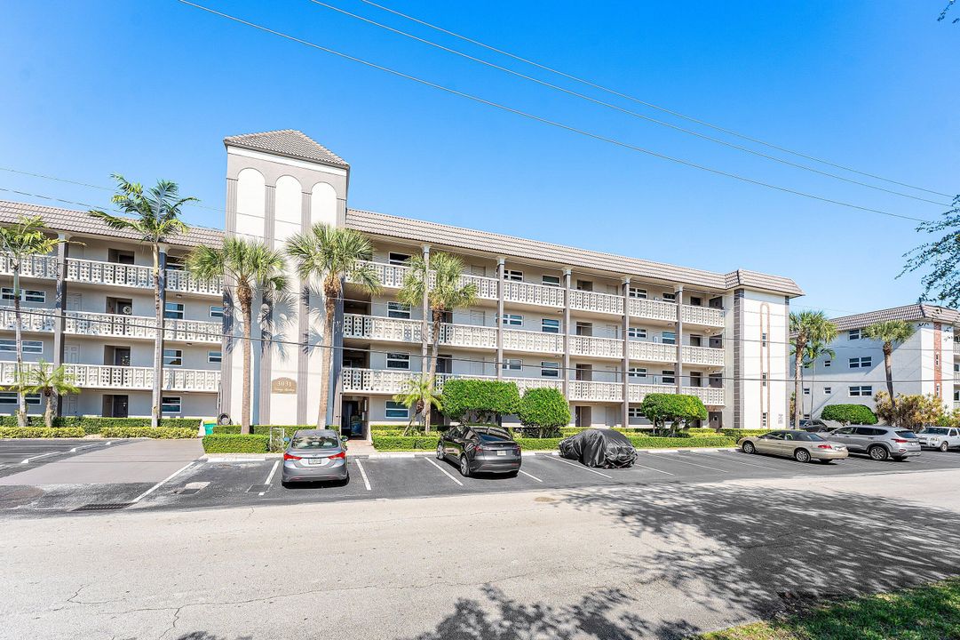 For Sale: $489,000 (2 beds, 2 baths, 1300 Square Feet)