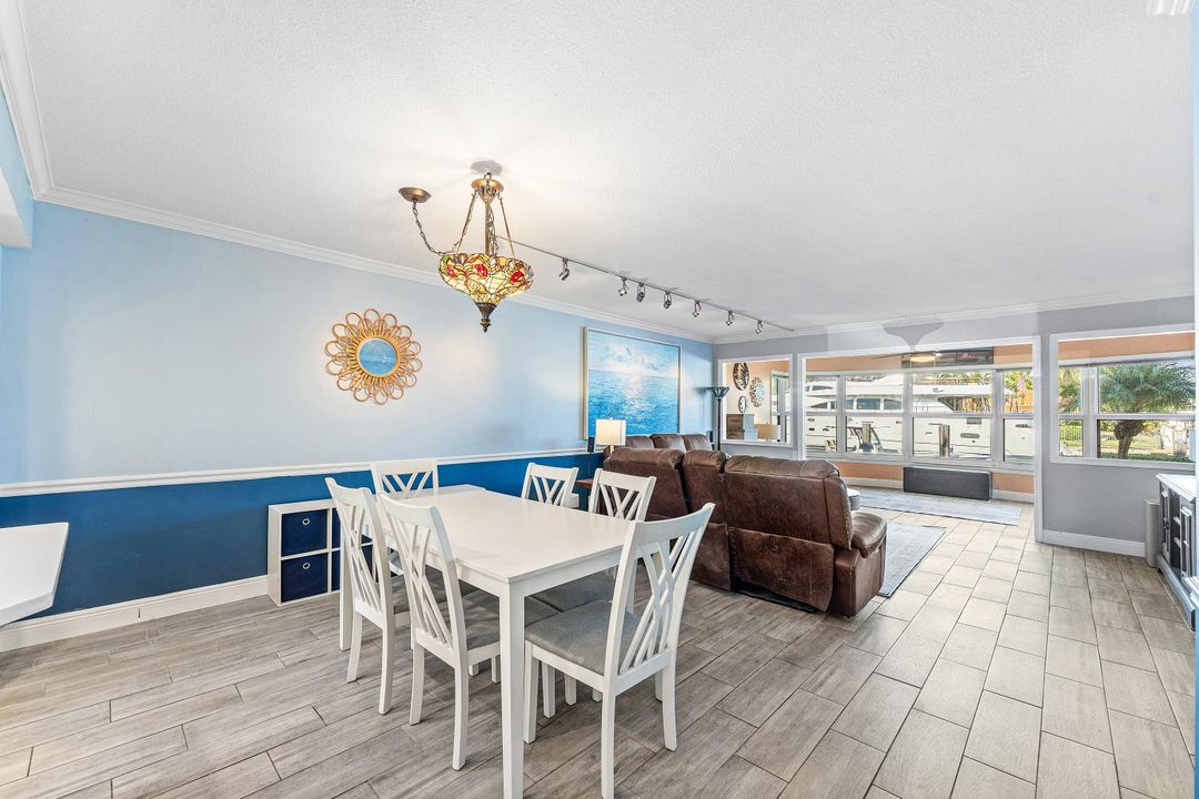 For Sale: $489,000 (2 beds, 2 baths, 1300 Square Feet)