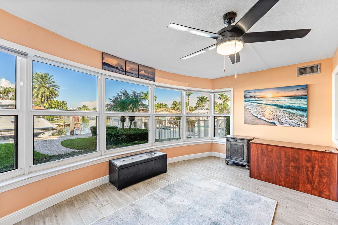 For Sale: $489,000 (2 beds, 2 baths, 1300 Square Feet)