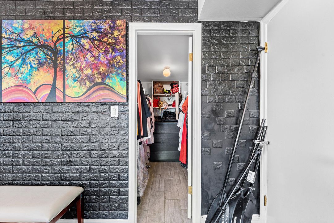 For Sale: $489,000 (2 beds, 2 baths, 1300 Square Feet)