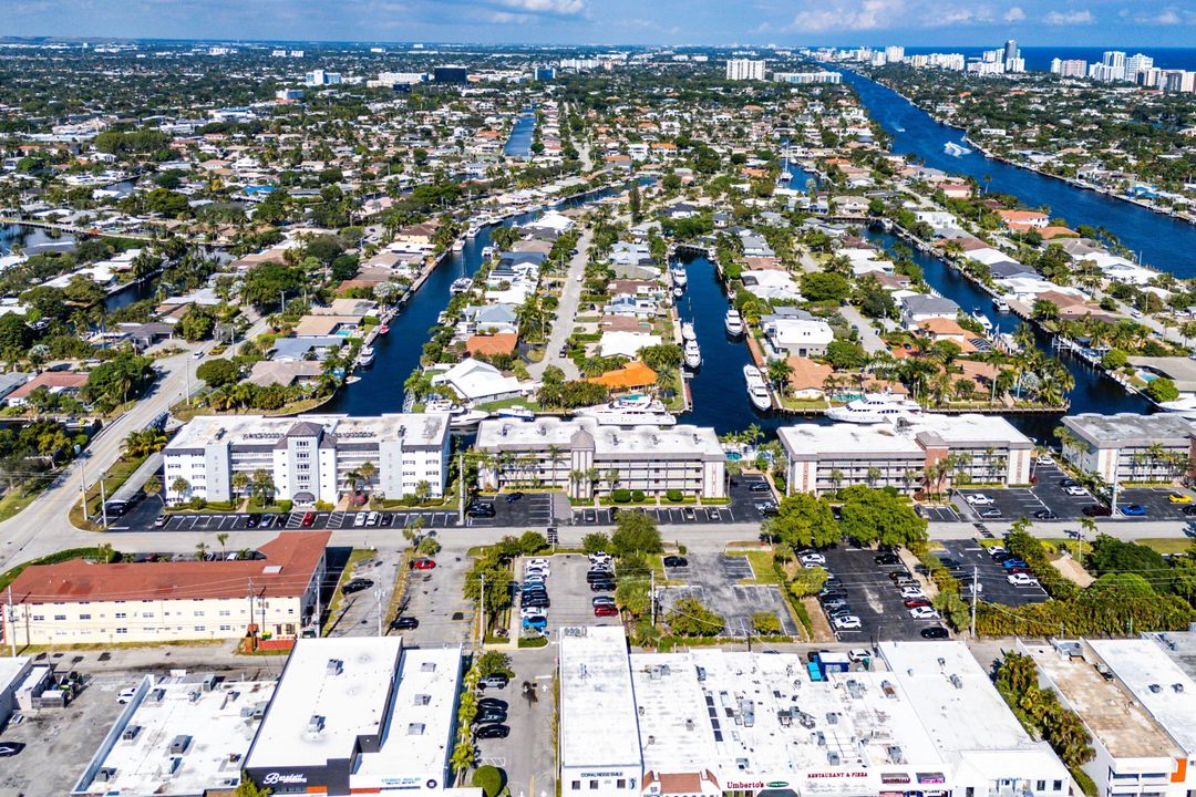 For Sale: $489,000 (2 beds, 2 baths, 1300 Square Feet)