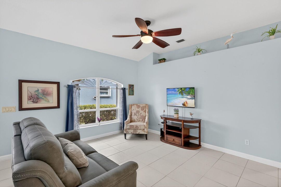 На продажу: $266,900 (2 спален, 2 ванн, 1509 Квадратных фут)