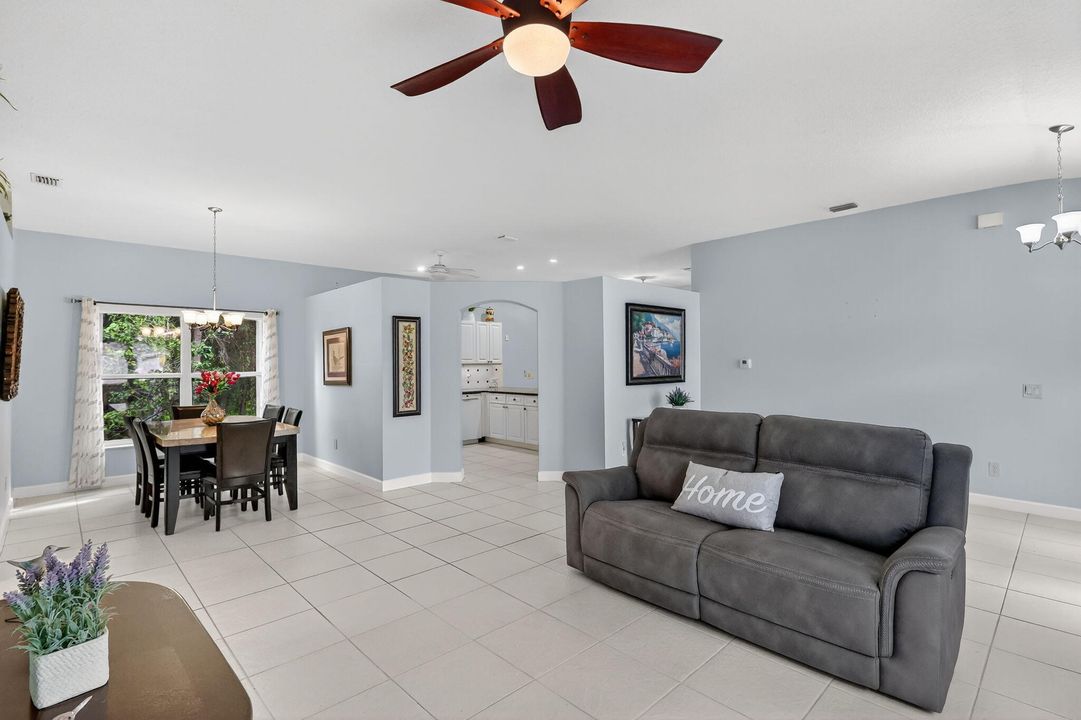 На продажу: $266,900 (2 спален, 2 ванн, 1509 Квадратных фут)