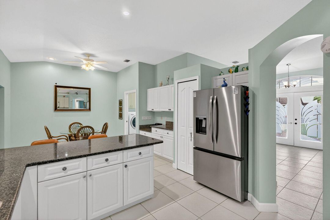 На продажу: $266,900 (2 спален, 2 ванн, 1509 Квадратных фут)