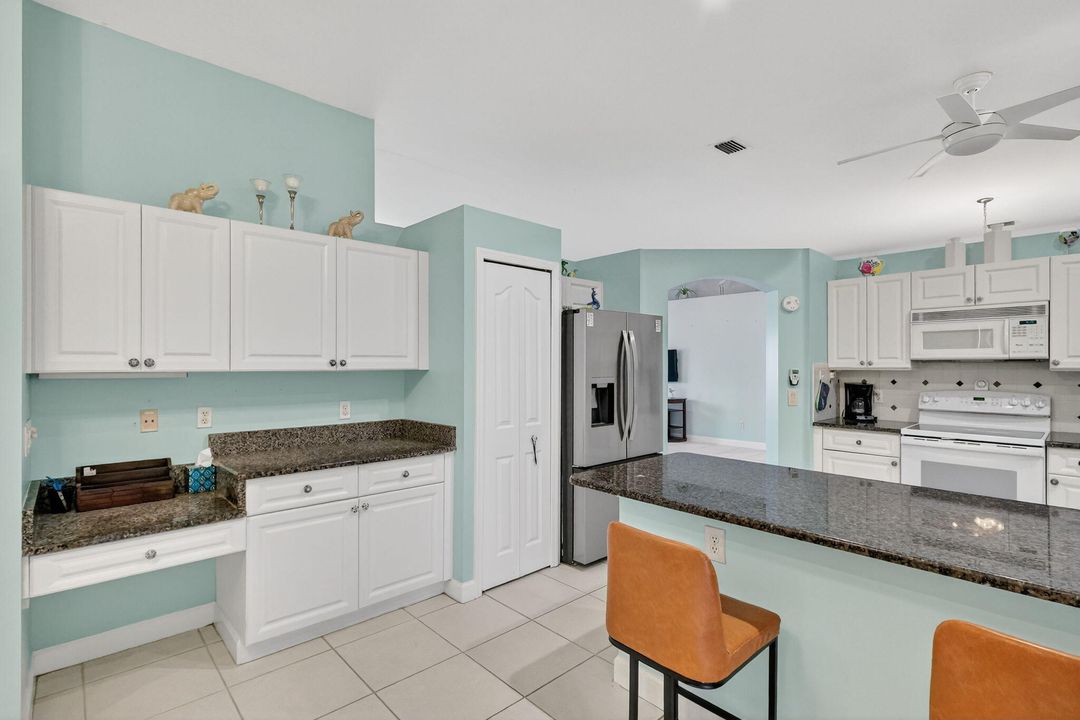 На продажу: $266,900 (2 спален, 2 ванн, 1509 Квадратных фут)