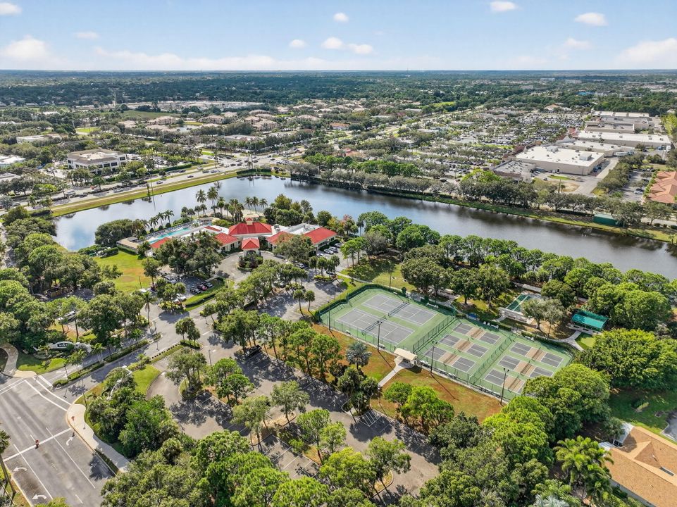 На продажу: $266,900 (2 спален, 2 ванн, 1509 Квадратных фут)