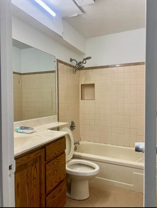 出租: $2,300 (3 贝兹, 2 浴室, 1896 平方英尺)