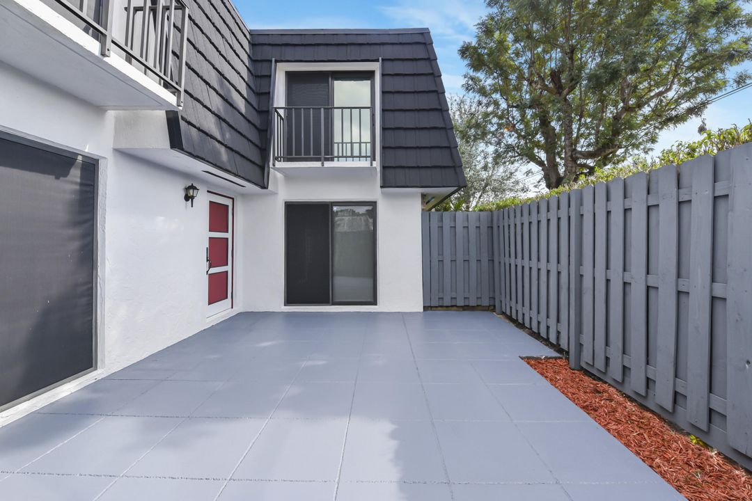 For Sale: $359,000 (3 beds, 2 baths, 1722 Square Feet)