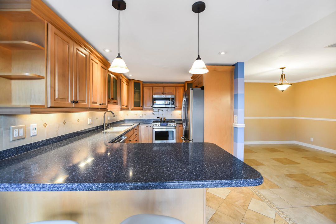 For Sale: $359,000 (3 beds, 2 baths, 1722 Square Feet)