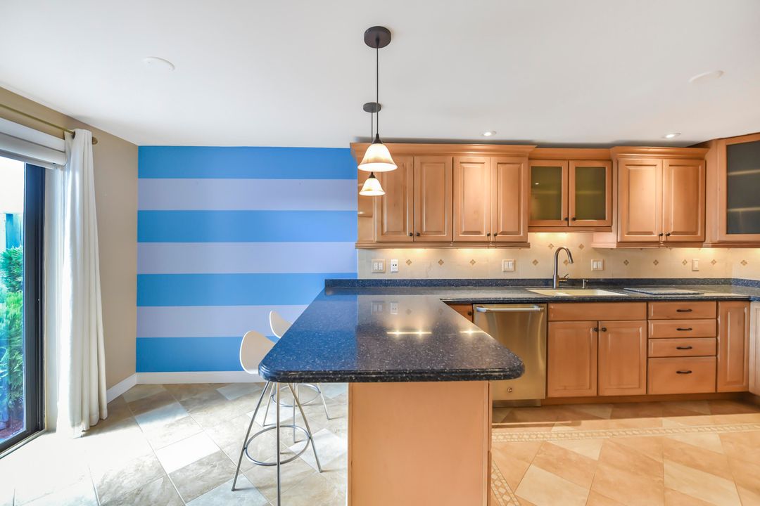 For Sale: $359,000 (3 beds, 2 baths, 1722 Square Feet)