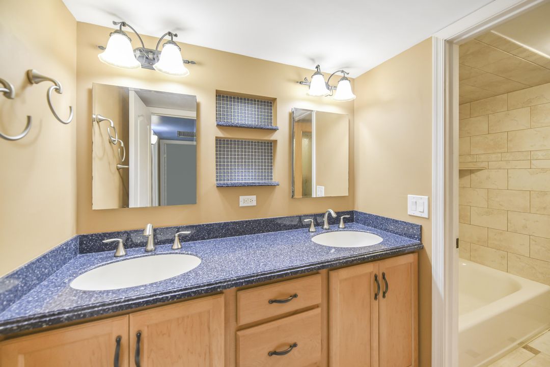 For Sale: $359,000 (3 beds, 2 baths, 1722 Square Feet)