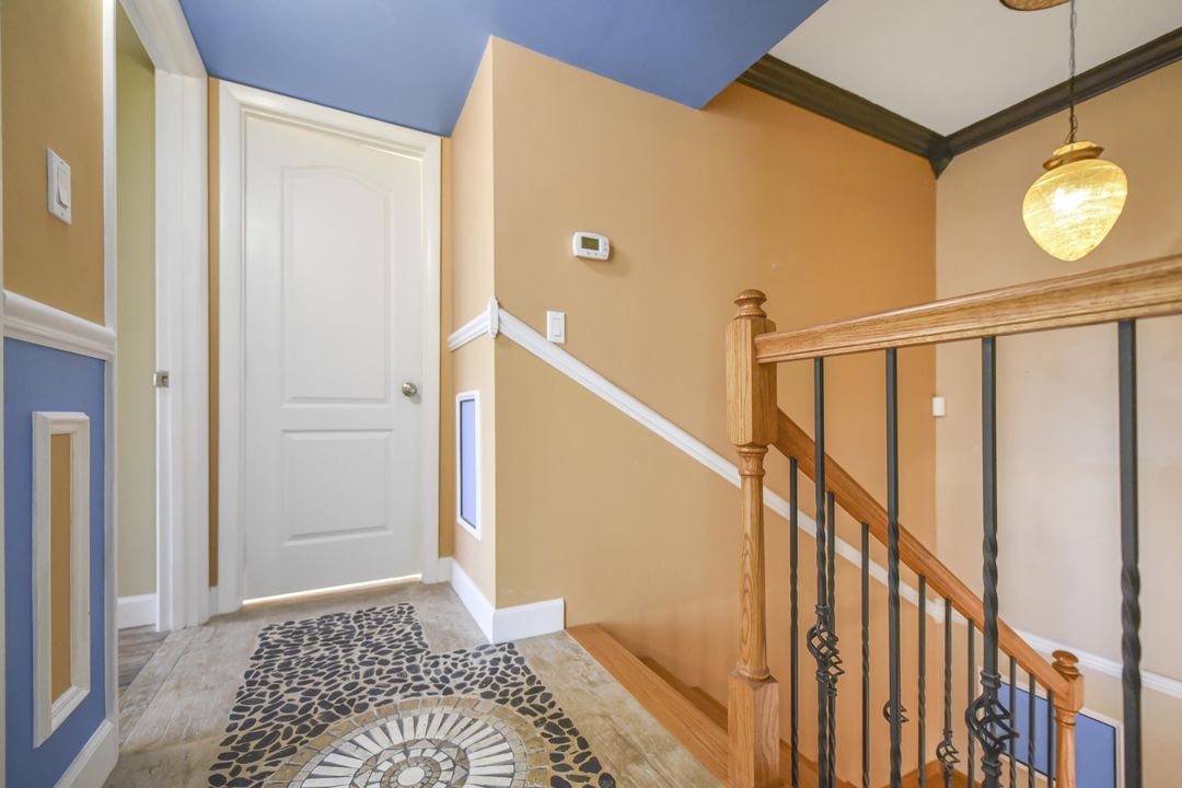 For Sale: $359,000 (3 beds, 2 baths, 1722 Square Feet)