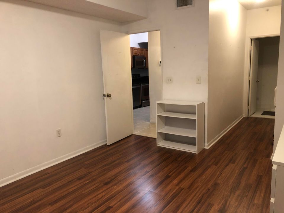 For Sale: $270,000 (2 beds, 2 baths, 1183 Square Feet)