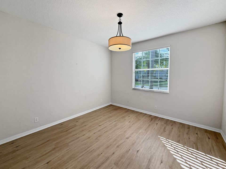 For Sale: $525,000 (3 beds, 2 baths, 2082 Square Feet)