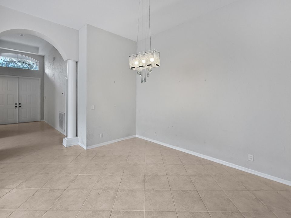 For Sale: $525,000 (3 beds, 2 baths, 2082 Square Feet)