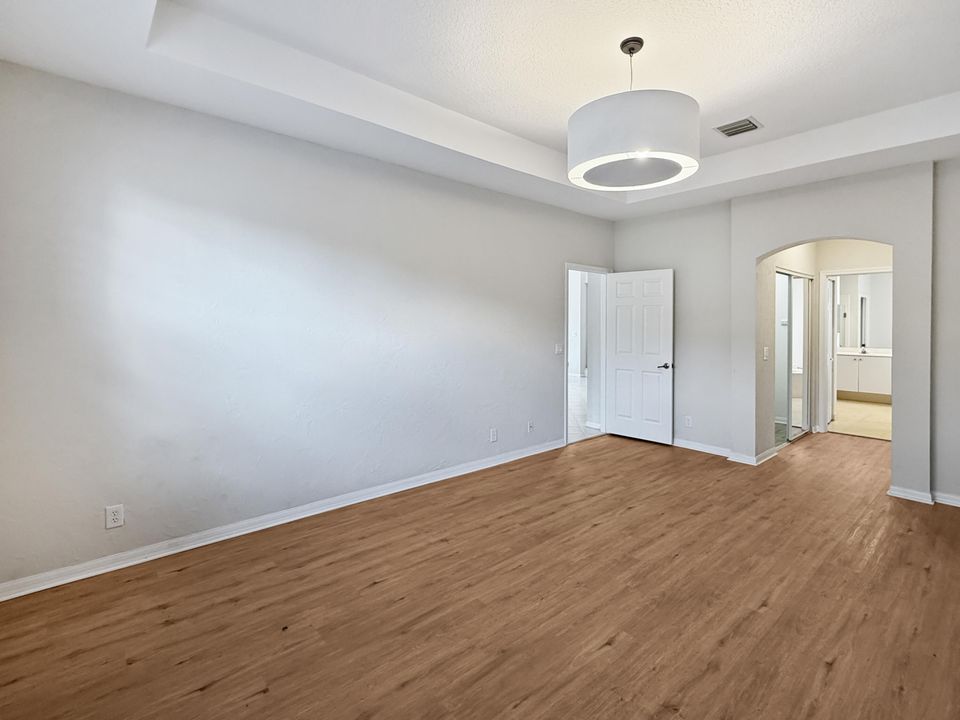 For Sale: $525,000 (3 beds, 2 baths, 2082 Square Feet)