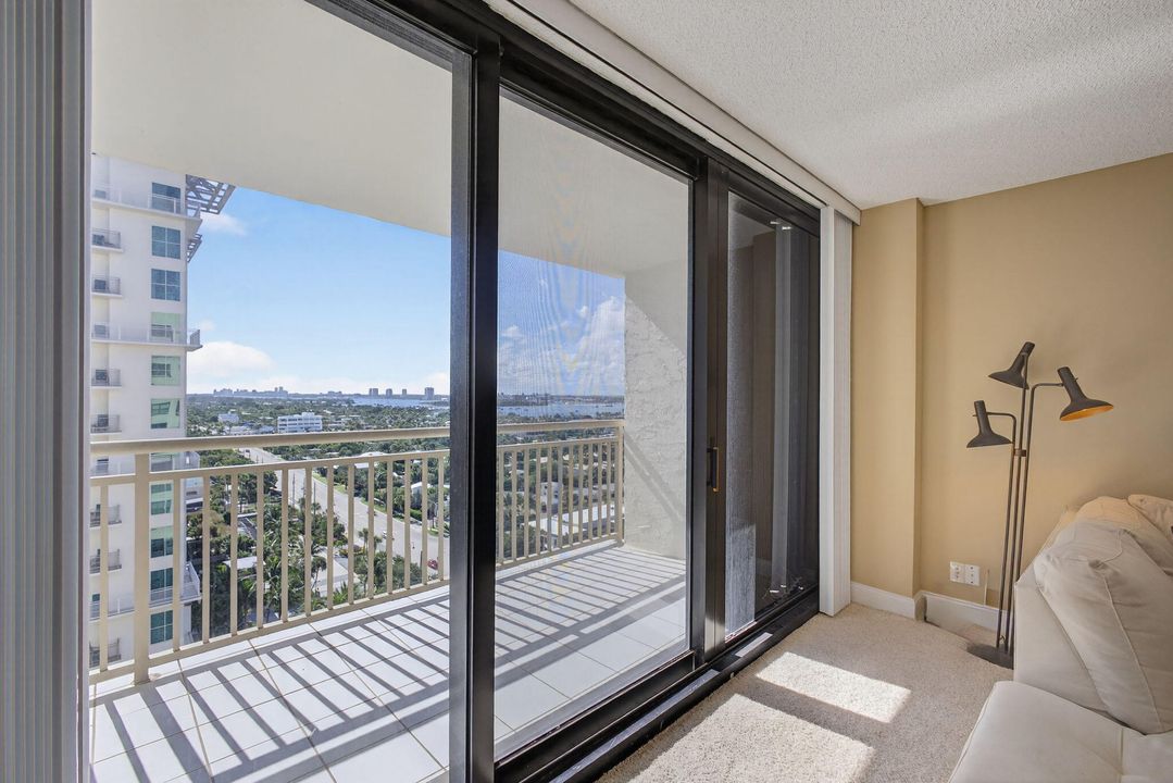 For Sale: $649,000 (2 beds, 2 baths, 1585 Square Feet)