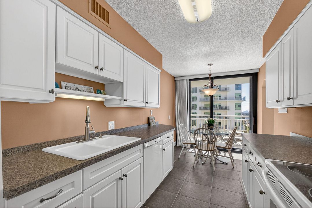 For Sale: $649,000 (2 beds, 2 baths, 1585 Square Feet)