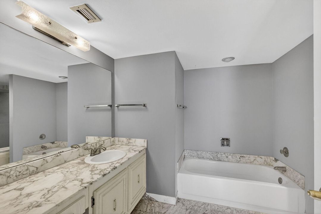 For Sale: $649,000 (2 beds, 2 baths, 1585 Square Feet)