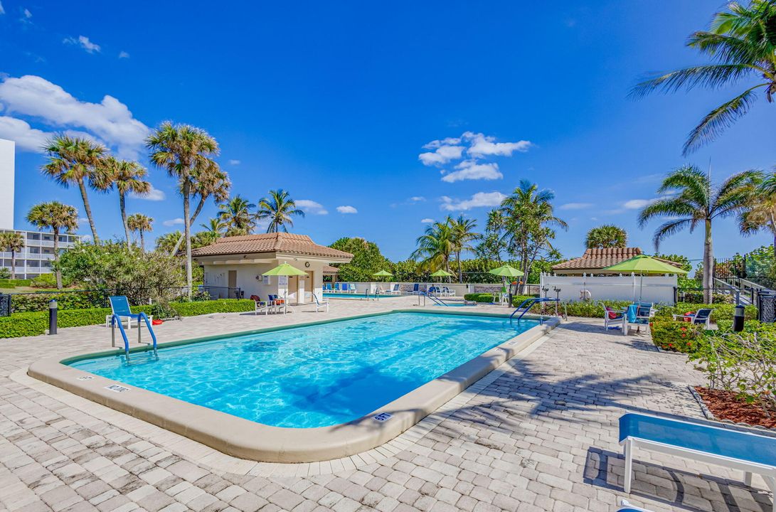 For Sale: $649,000 (2 beds, 2 baths, 1585 Square Feet)