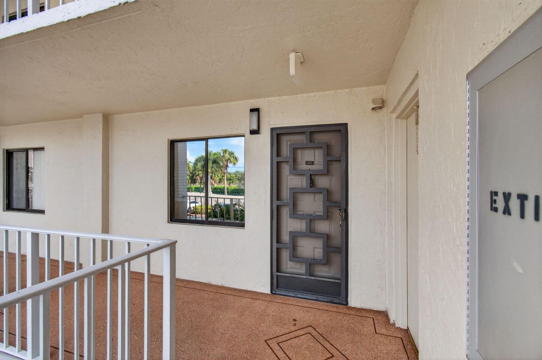 Active With Contract: $145,000 (2 beds, 2 baths, 1220 Square Feet)