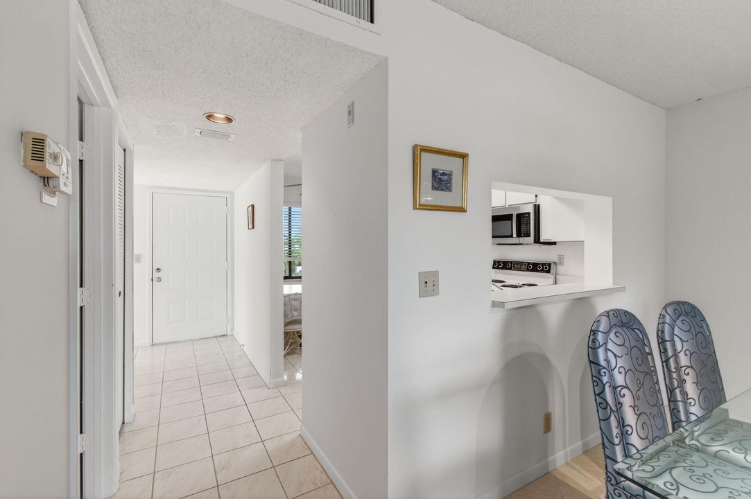 Active With Contract: $145,000 (2 beds, 2 baths, 1220 Square Feet)
