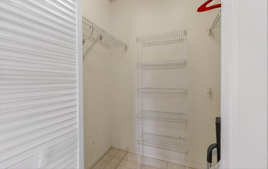 Active With Contract: $145,000 (2 beds, 2 baths, 1220 Square Feet)