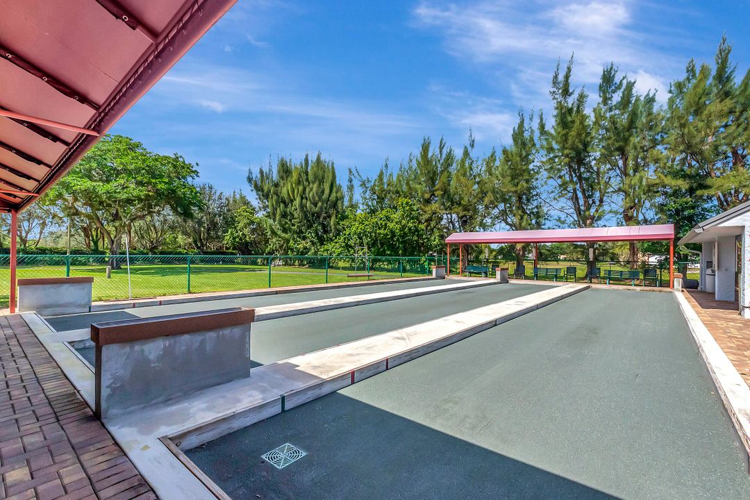 Active With Contract: $145,000 (2 beds, 2 baths, 1220 Square Feet)