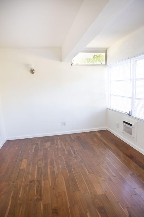 На продажу: $180,000 (1 спален, 1 ванн, 738 Квадратных фут)